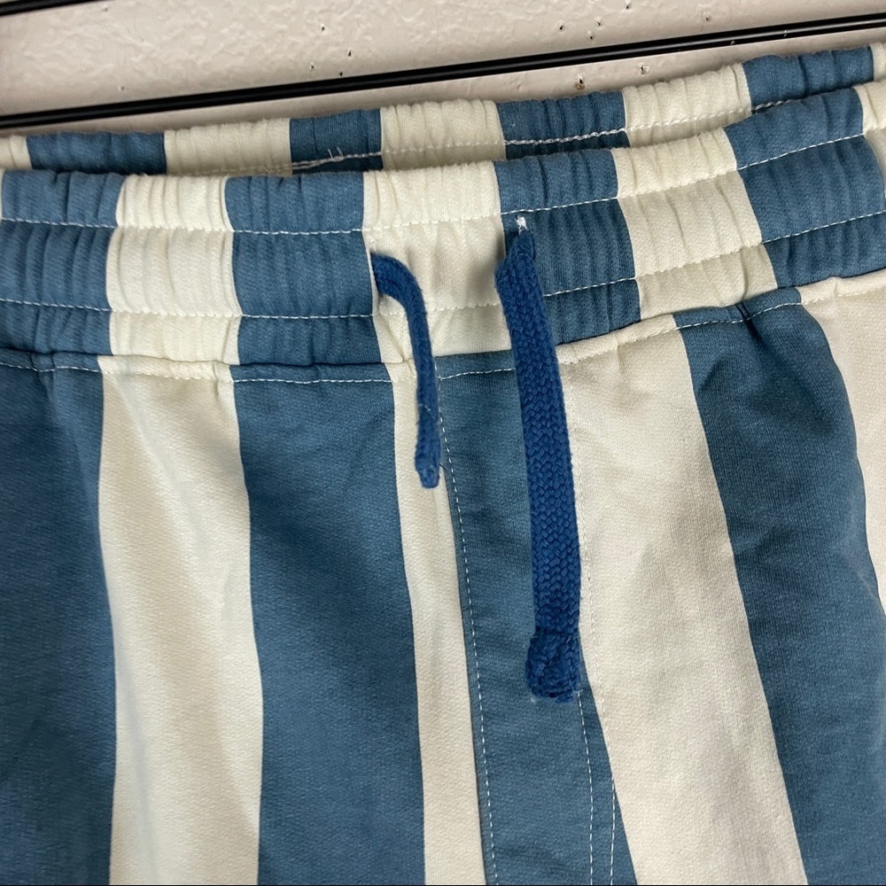 Univibe Striped Athletic Shorts Size XL - Picture 2 of 6